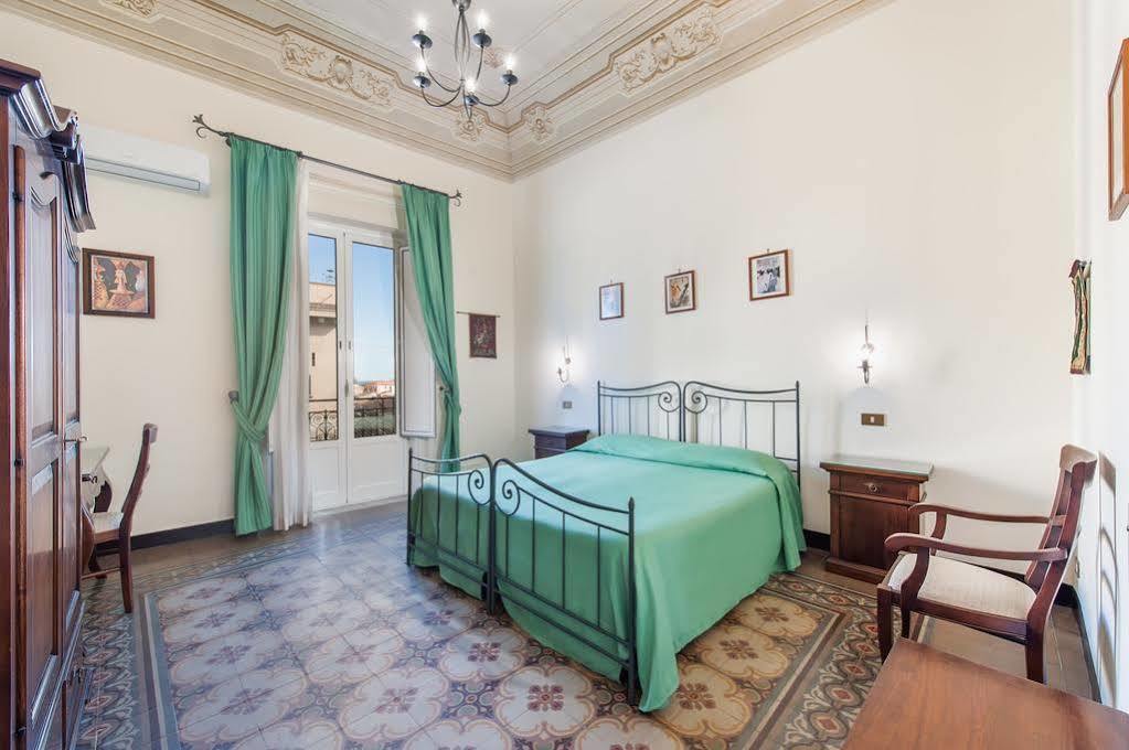 Panormus Hotel Палермо Екстериор снимка