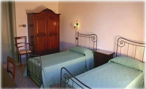 Panormus Hotel Палермо Екстериор снимка